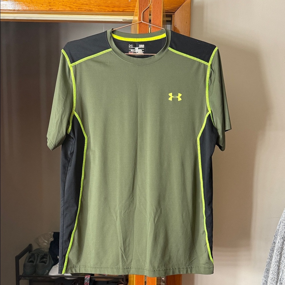 Under Armour Men's Olive and Black Performance Tee